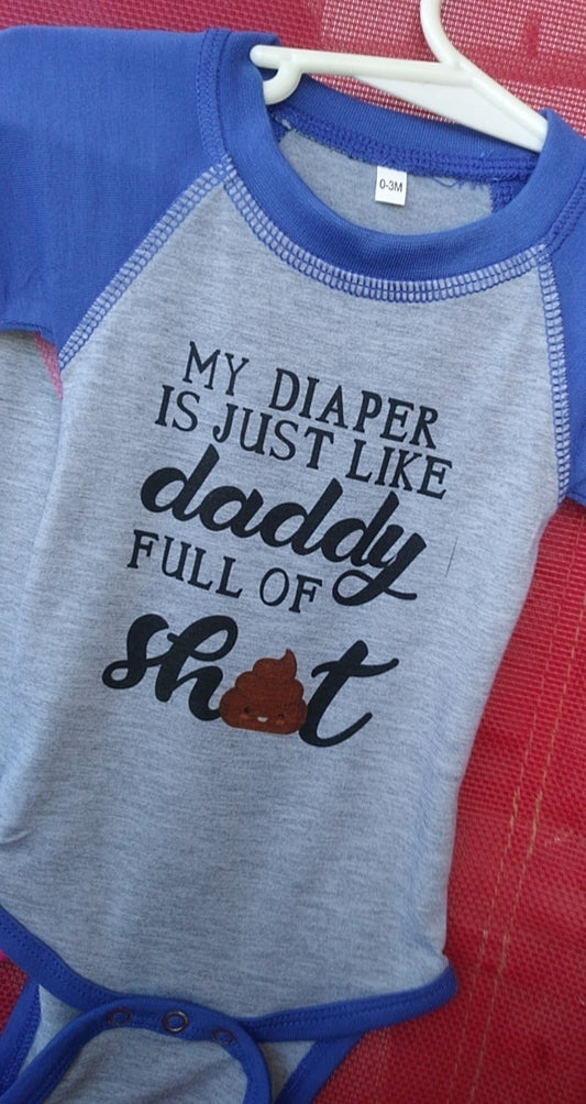 Mi pañal es como papá, lleno de mierda.