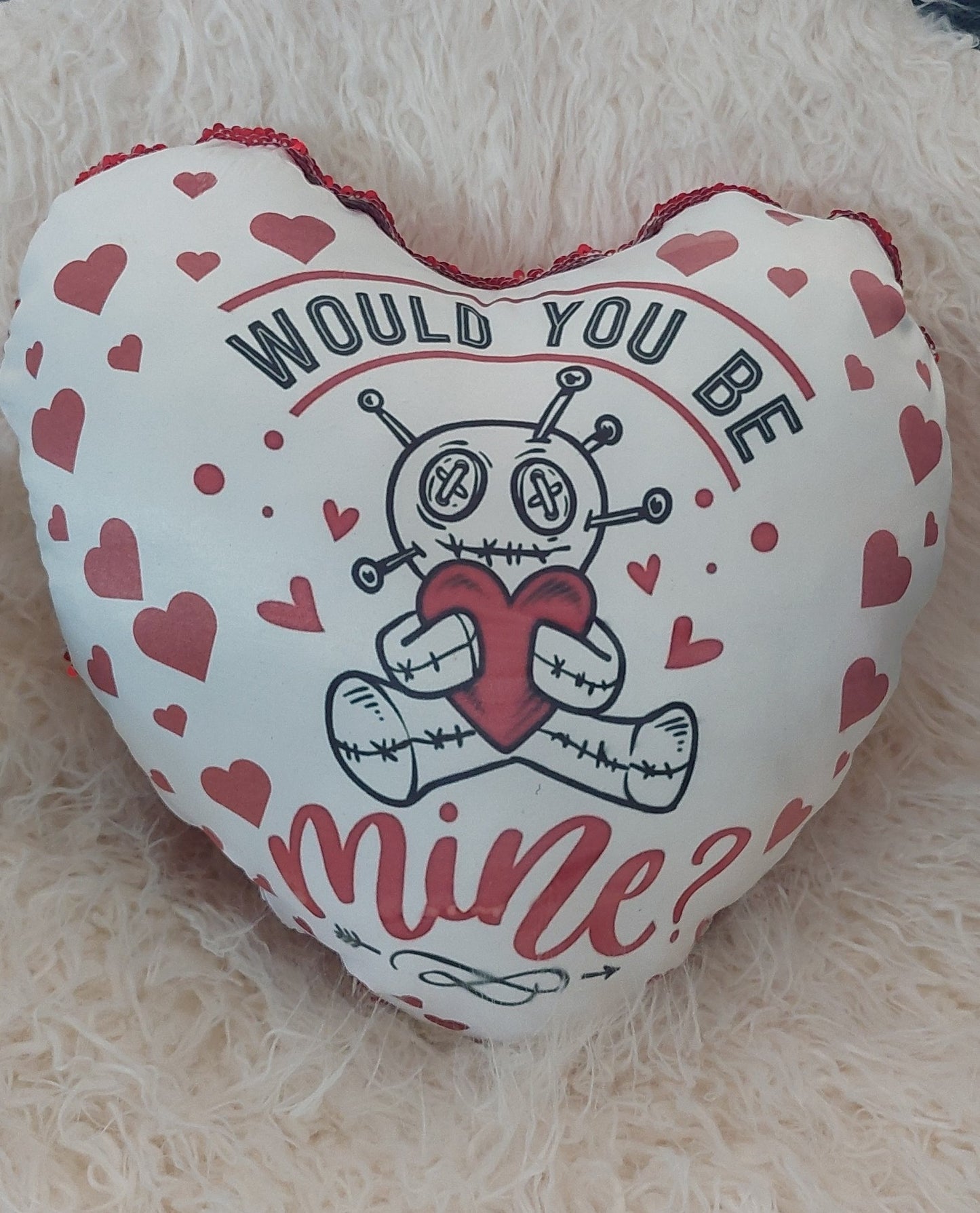 Make It Personal Funda de almohada en forma de corazón de doble cara en blanco